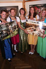 vorgestellt: der bayerische Jungbauernkalender 2008 (Foto: Martin Schmitz)